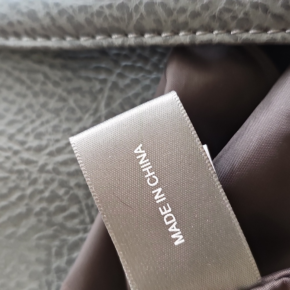 Matt & NatBaxter Vegan Handbag. - Picture 9 of 17